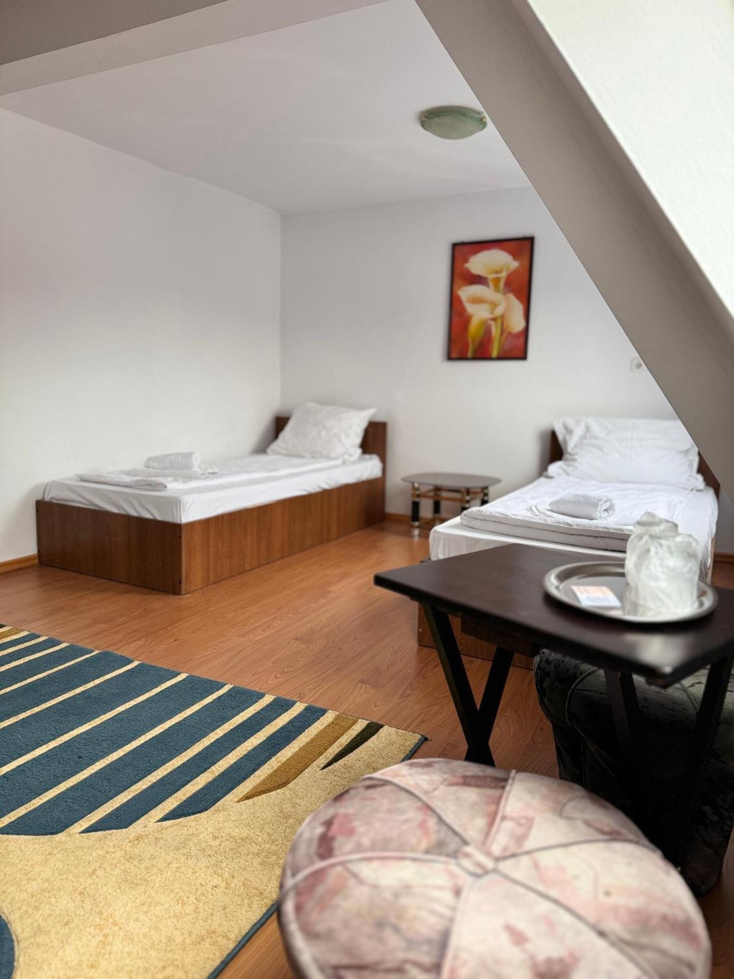 Complex Select Otel Mediaş Dış mekan fotoğraf
