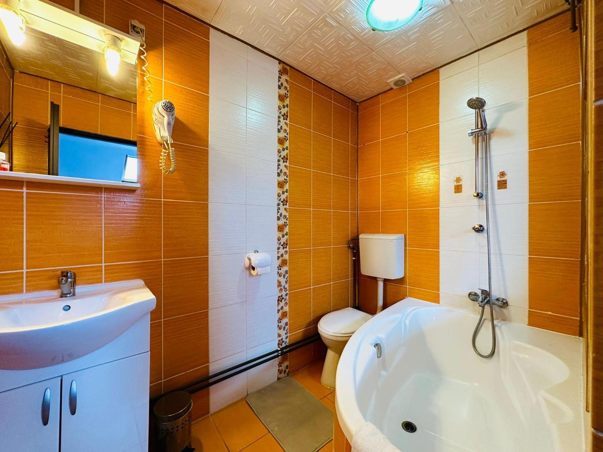 Complex Select Otel Mediaş Dış mekan fotoğraf